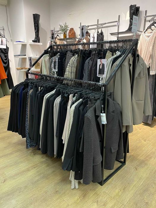 Продам стойки для магазина одежды