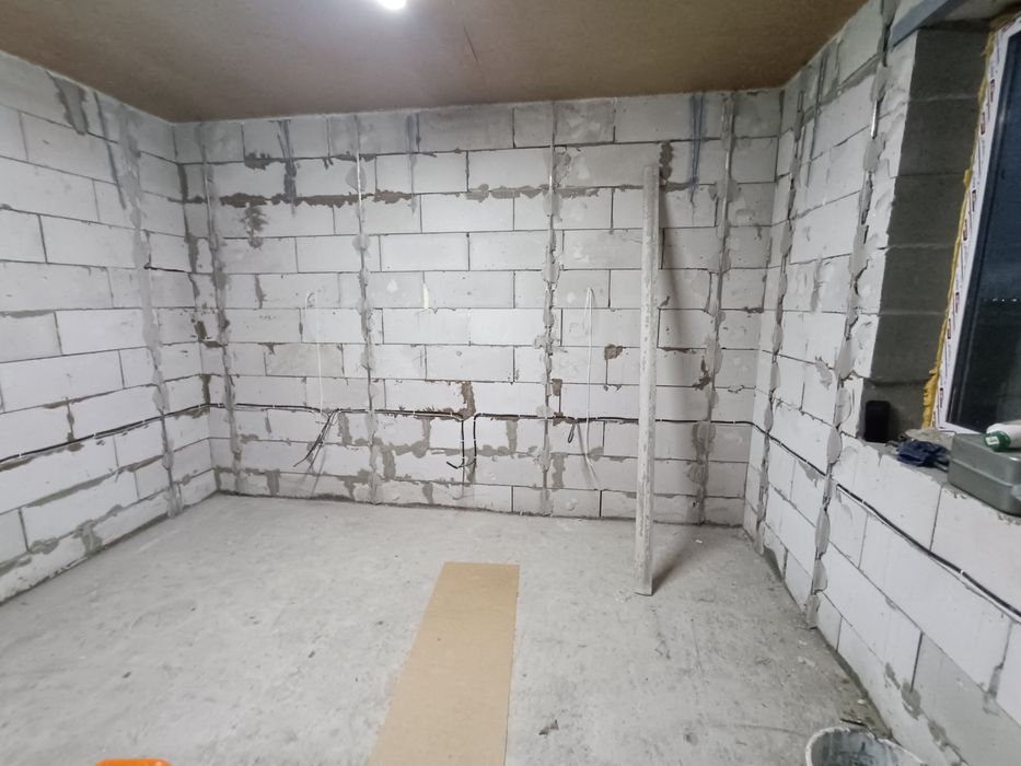 Продам не достройний котедж