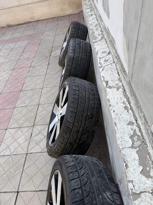 R 17 Diska 215/45 Kaptiva Shlipovka qilingan