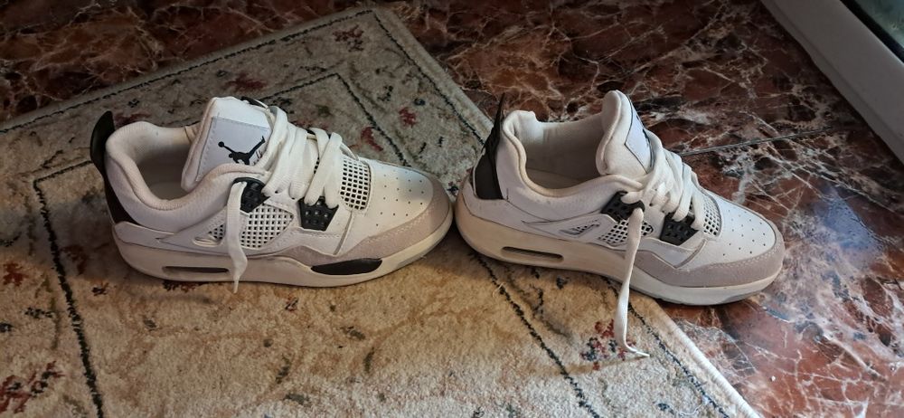 Adidași Nike air
