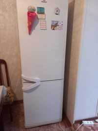 Продам холодильник Indezit