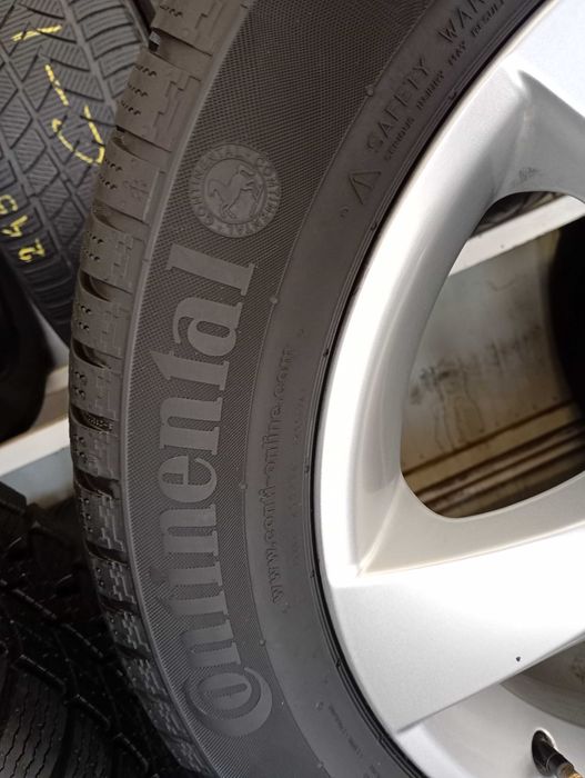 Vând jante și anvelope Mercedes R17