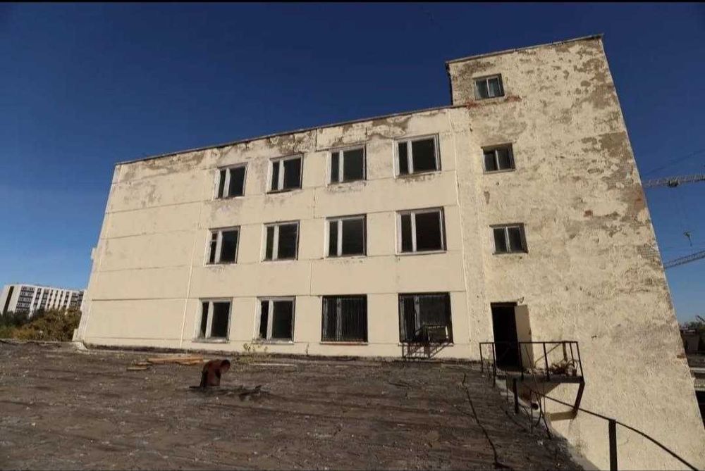 Отдельно-стоящее здание в Центре города.