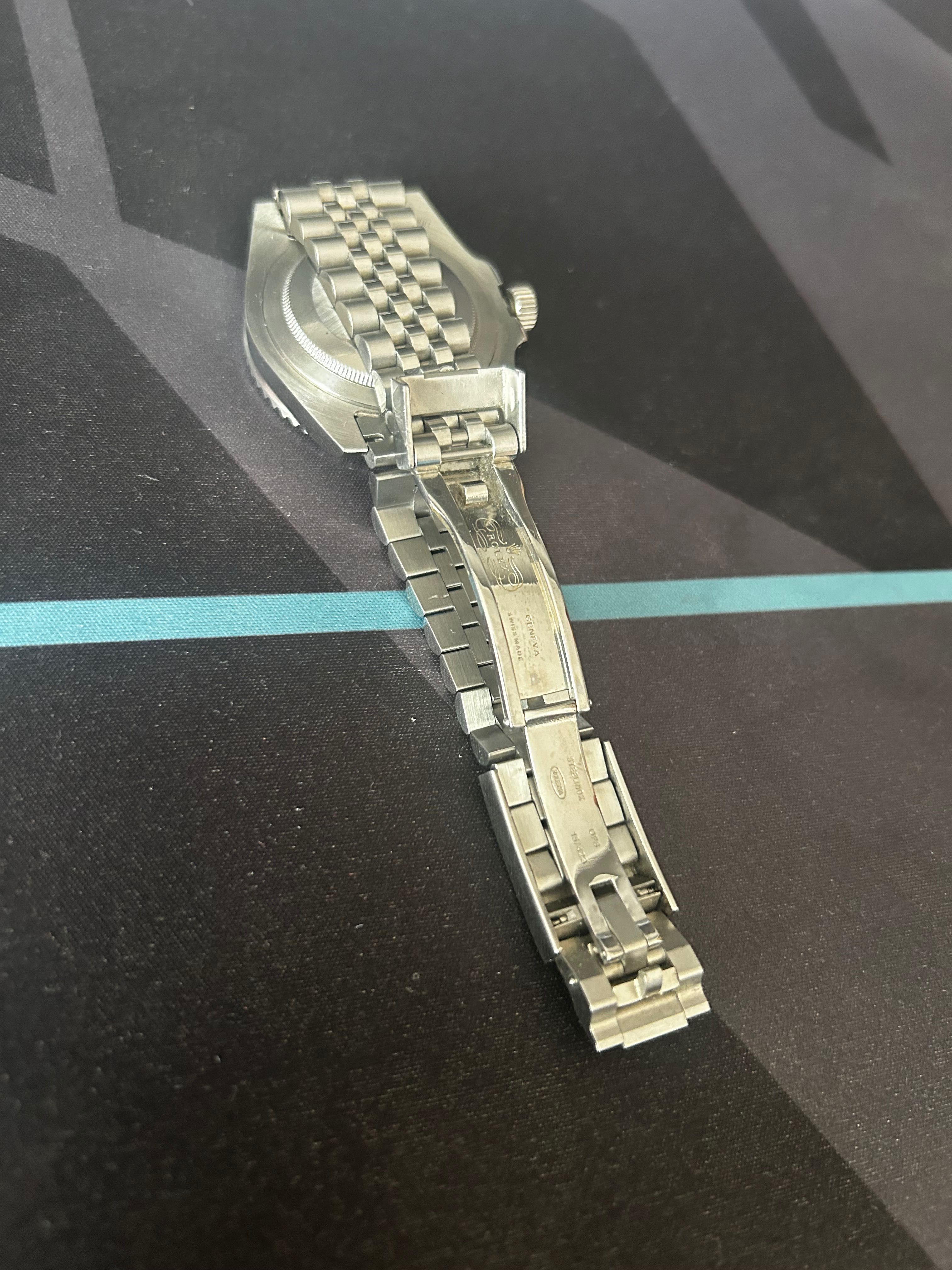 Часовник rolex pepsi