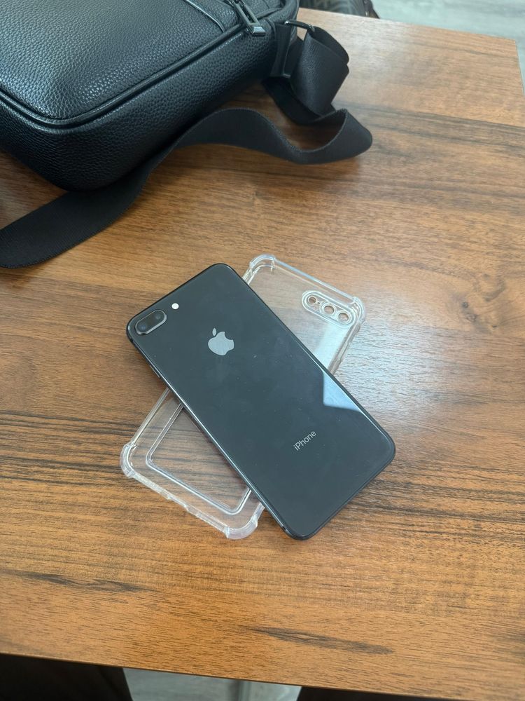 iPhone 8+ plus продается срочно