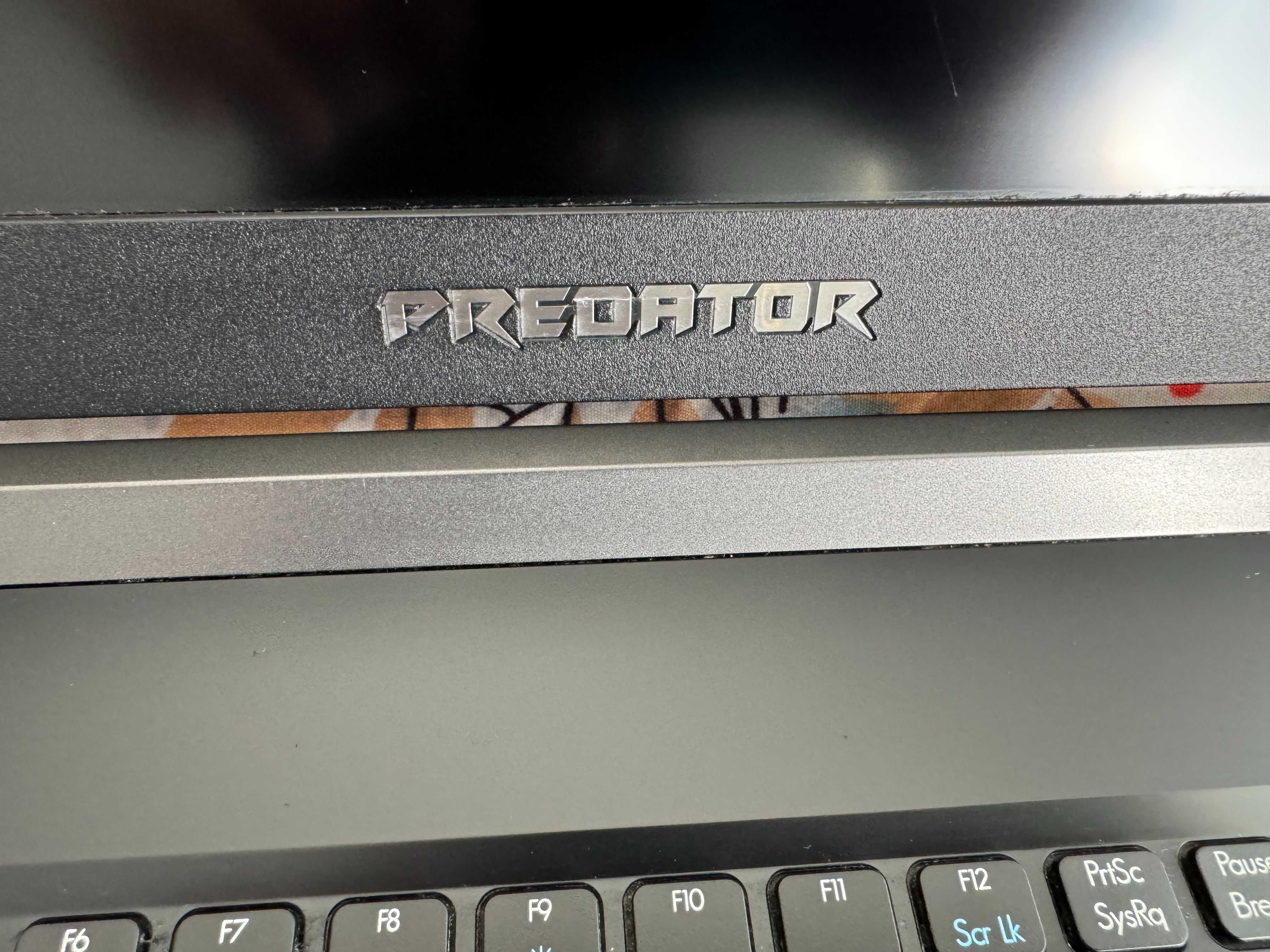 Геймърски лаптоп ACER Predator Helios 300