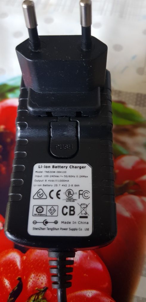 Li-ion battery charger 8,4v/1000mA