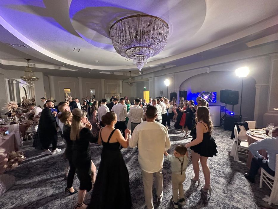 Formatia PlayMusic nunti/botezuri/cununii