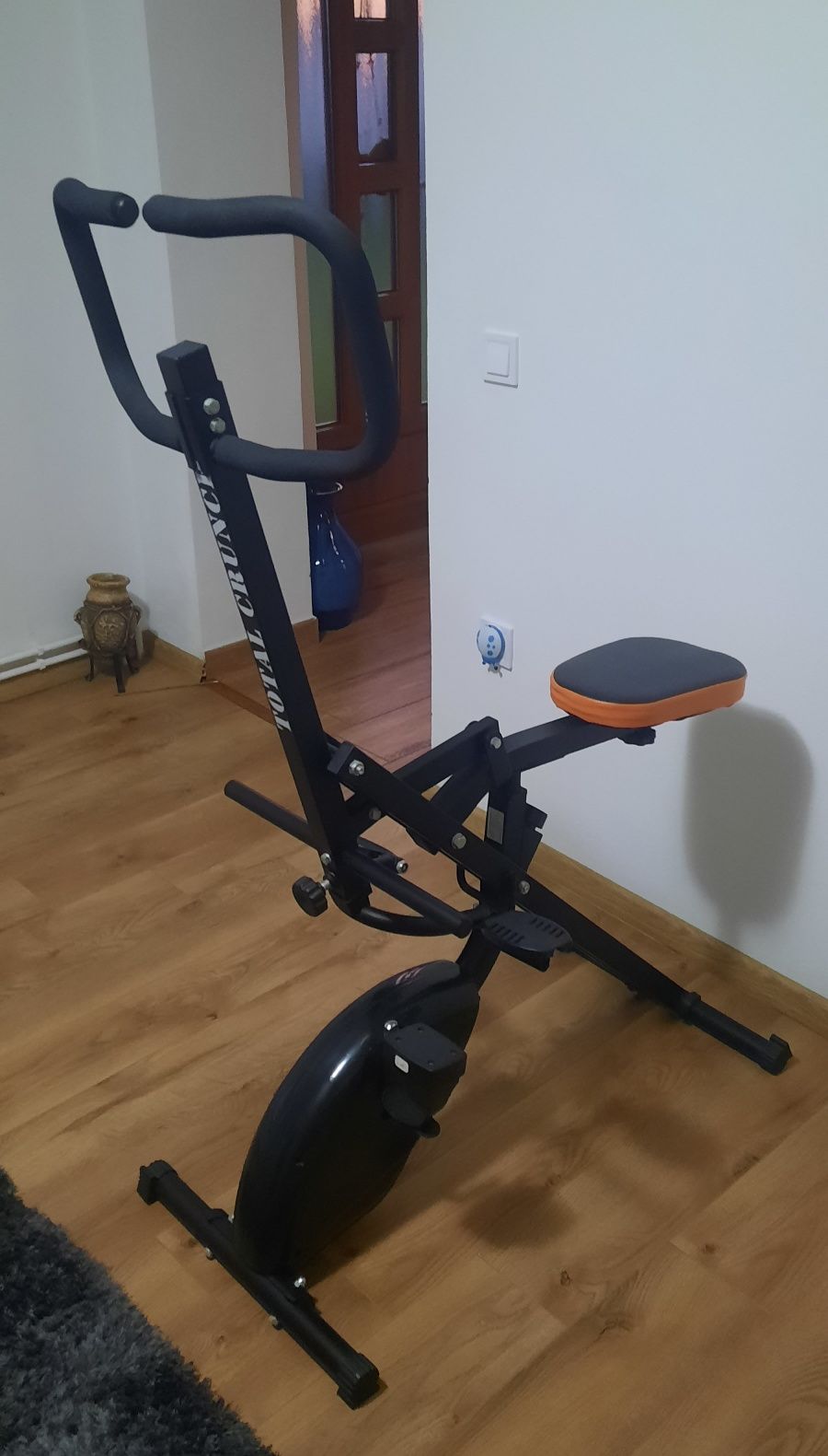 Vând Bicicletă Fitness