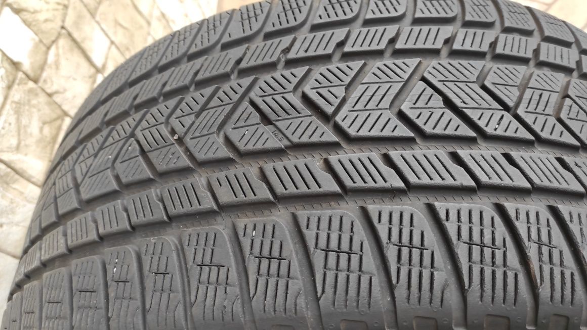 Зимни гуми Pirelli 265/35/22 Tesla,Audu,Volvo,Mercedes,Ford.