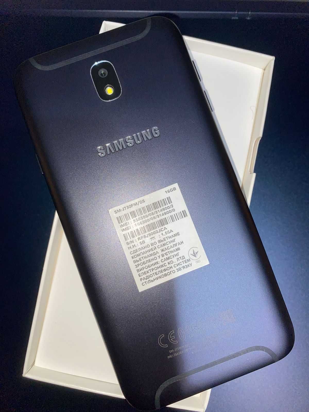 Смартфон Samsung Galaxy J7 (2017)