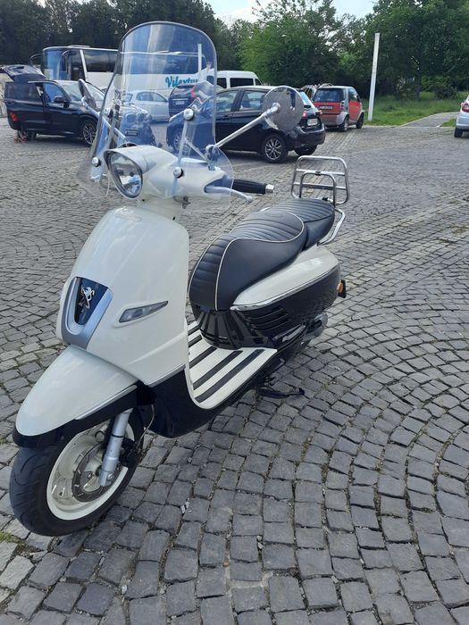 Peugeot Django 2019 4T Injecție 49 cm3 (similar Vespa)