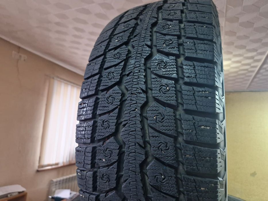 Зимние шины TOYO 265/65 R17