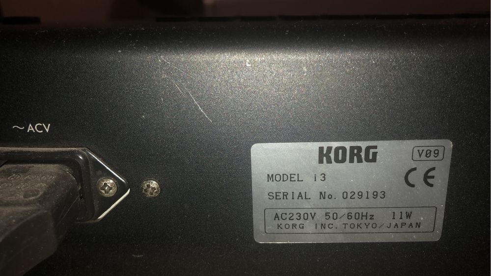 Синтезатор Korg i3