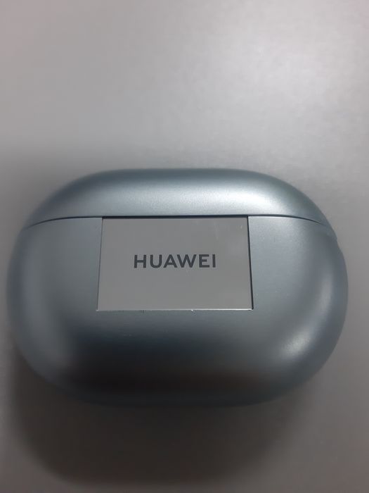 Продам наушник беспроводной левая сторона только