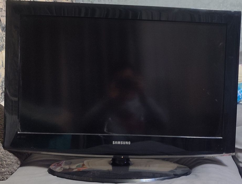 Продаю телевизор Samsung 32 дюйма
