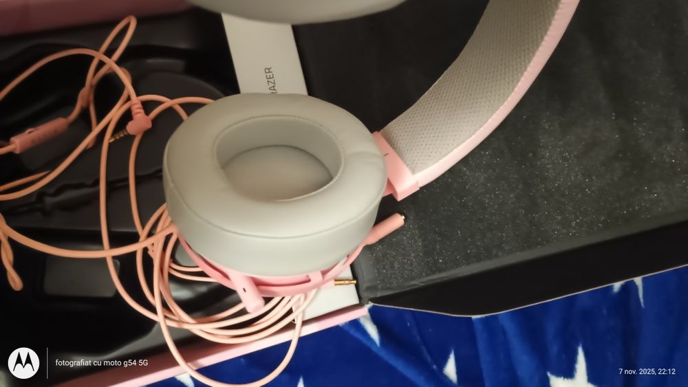 Vând căști Razor Kraken