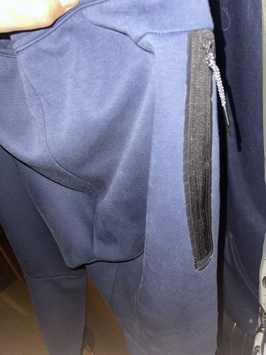 Vand pantaloni Nike Tech marimea L