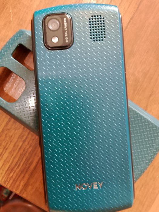 Продаётся телефон новый модель p80