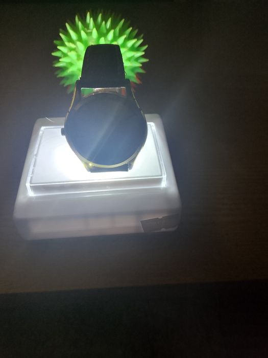 Продам часы-недорого"" в хорошем состоянии смотрятся красиво.