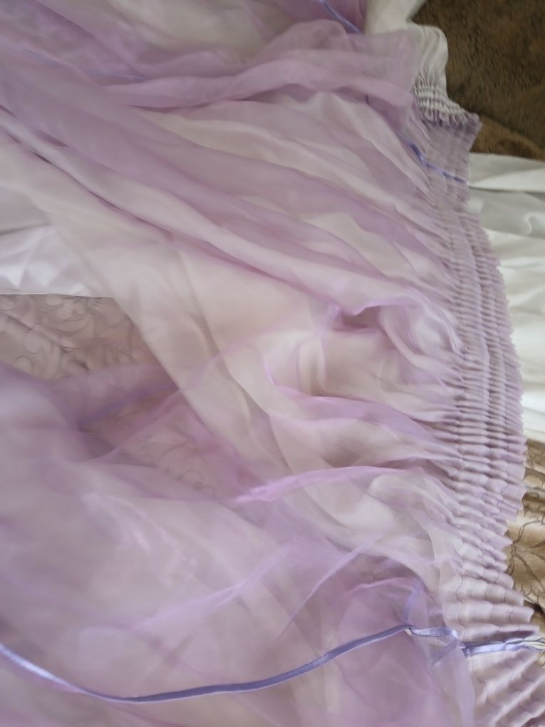 Vând perdele și draperii catifea lățime 2,30 și 2,20m inaltime