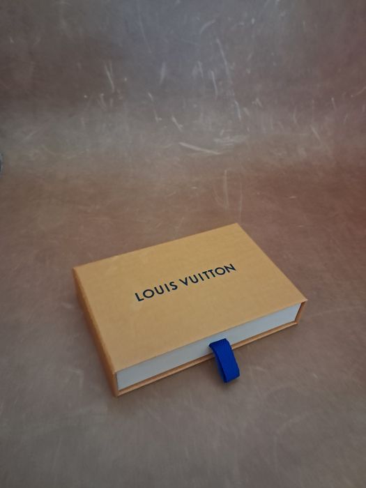 Cutiuță originală Louis Vuitton