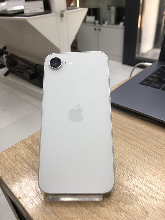 Iphone 16E (p25)