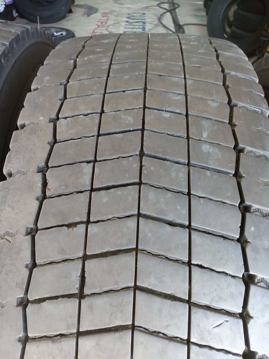4 Тежкотоварни гуми 305/70R19.5 Continental Hybrid HD3 148/145M 18PR