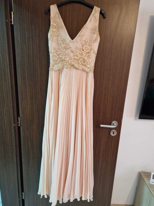 Vand rochie de seara