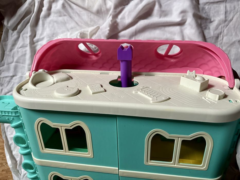 Gabby’s playhouse - casa de papusi