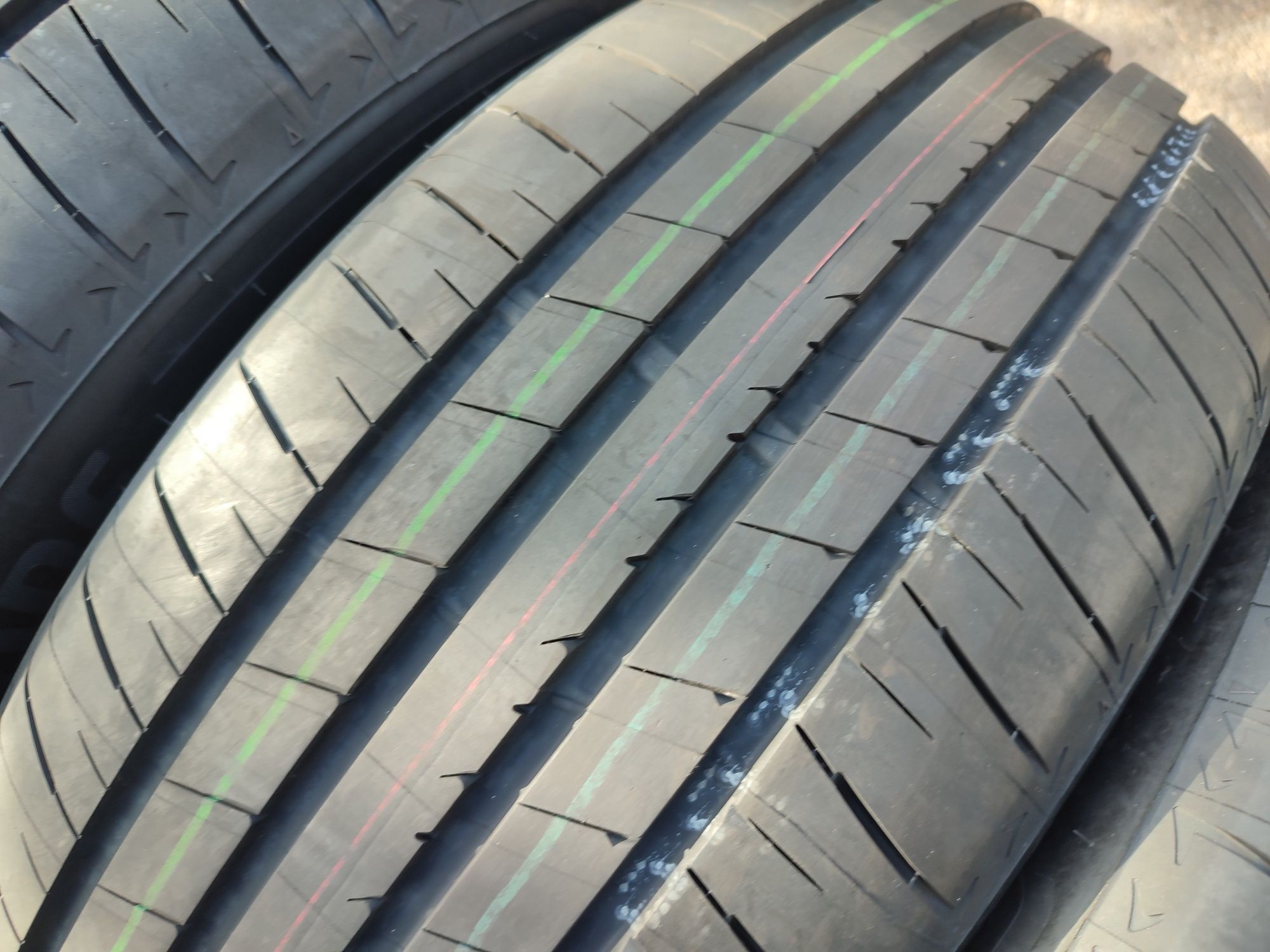 235/50/20" 4бр Bridgestone alenza 001,dot3520