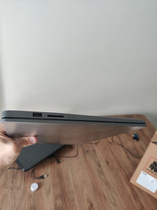 Продаю срочно ноутбук Lenovo IdeaPad Slim 3