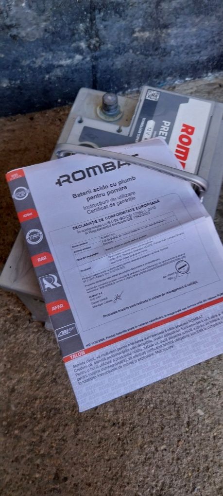 Vând  Baterie auto Rombat noua