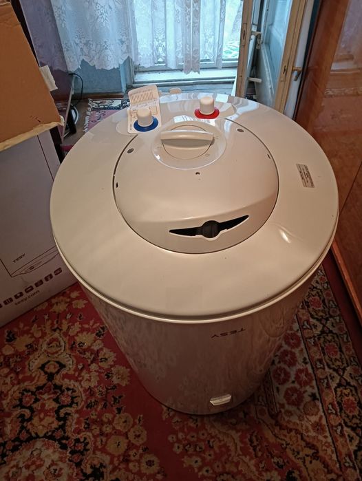 Vând boiler tesy nou în cutie