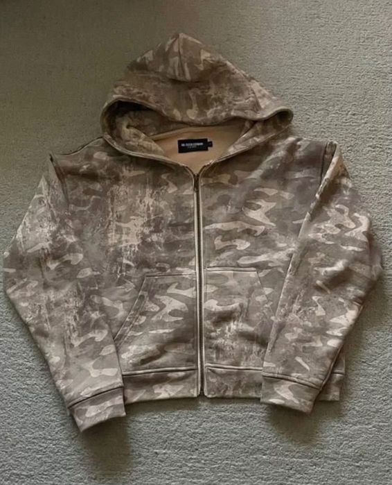 Hanorac scurt cu fermoar larg și camuflaj No Faith Studios