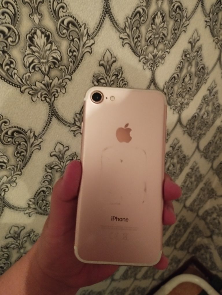 Продаю Iphone 7 , 32 Гб