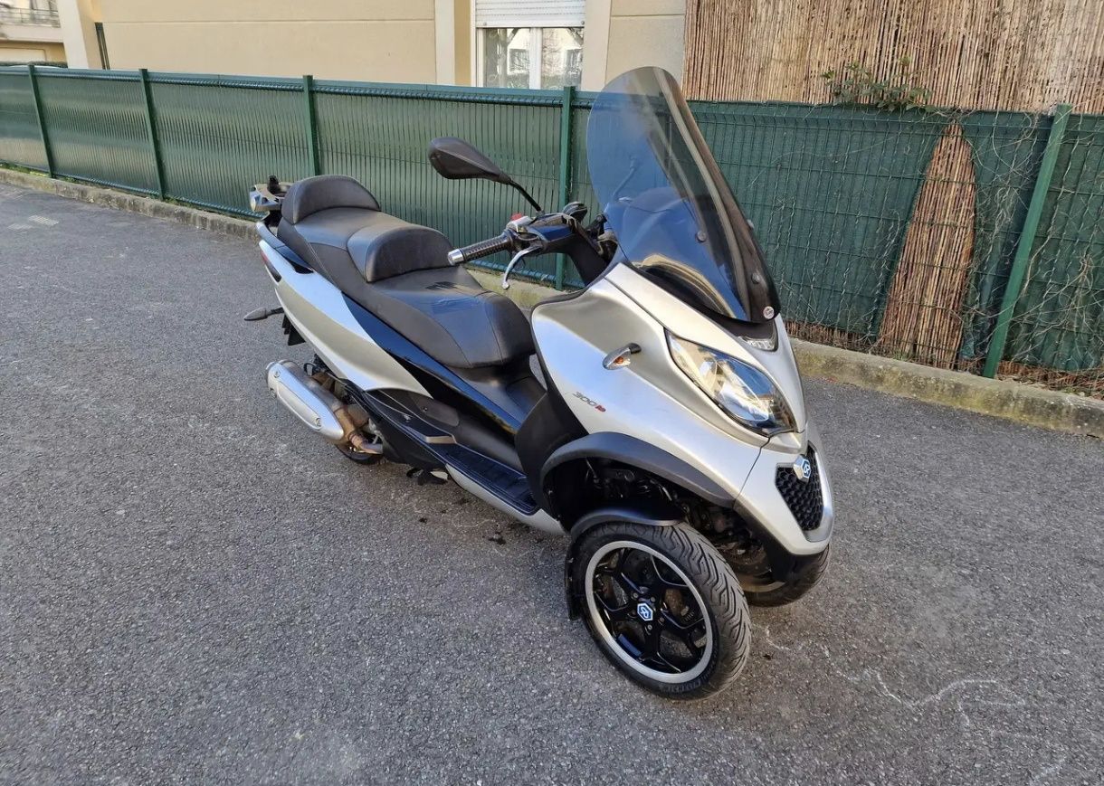 Piaggio MP3 300i ABS