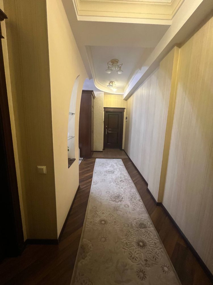 Продаётся квартира в центре Ташкента (Ц-2) - Алайский