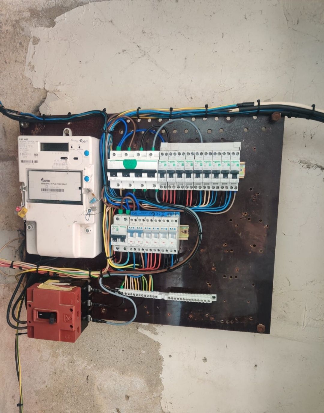 Electrician autorizat – servicii profesionale și intervenții rapide