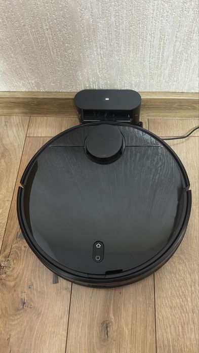 Robot aspirator cu spalare mio vacuum mop p