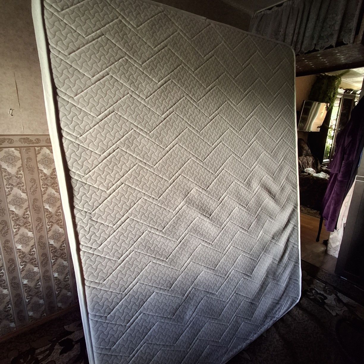 Продам матрас двуспальный 160×200