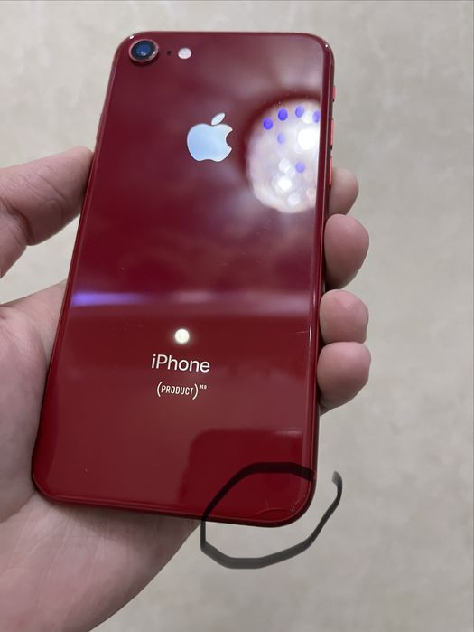 Apple Iphone 8 64 GB Red color