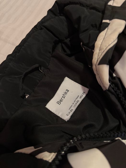 Черно-бяло яке Bershka