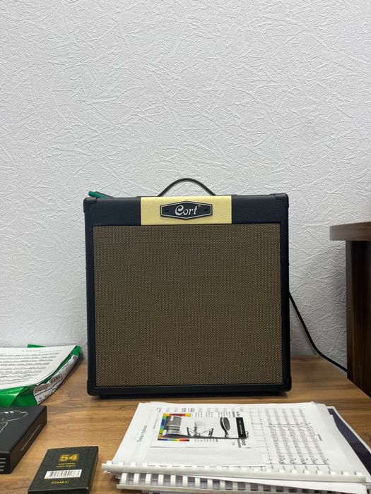 Гитарный комбоусилитель Cort