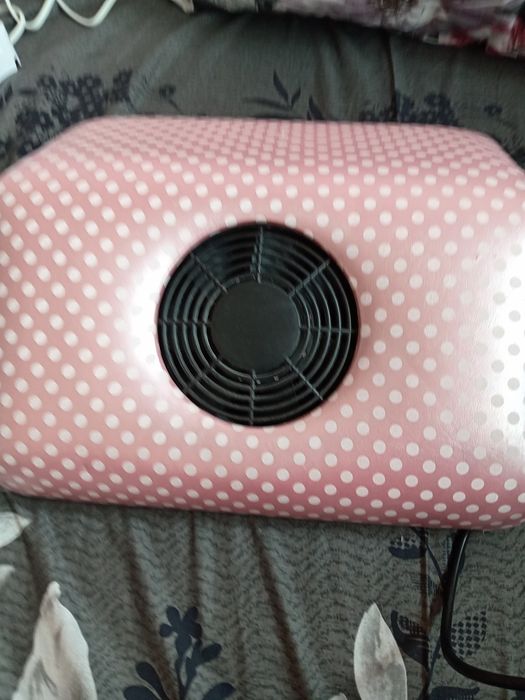 Прахоуловител за маникюр.