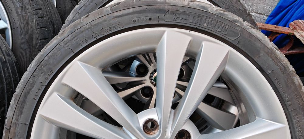 Jante SKODA R18 cu cauciucuri 225/40zr18 2025