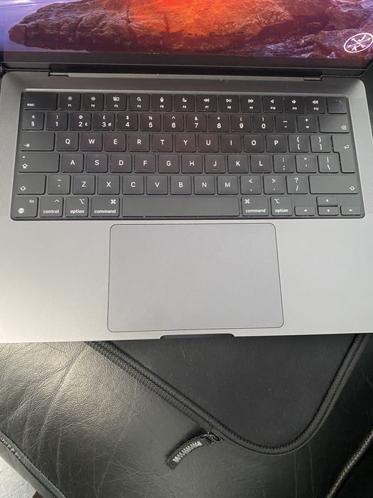 MacBook Pro 14-inch/ M4 / 16 Gb RAM / 512 Gb / Space Black/ Foarte bun