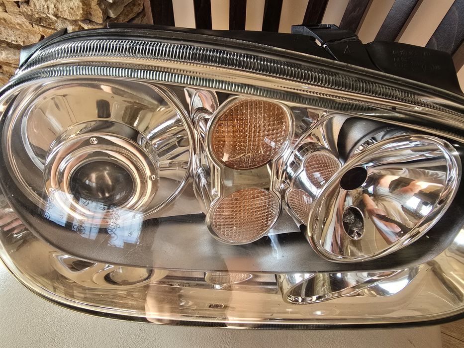 Десен Фар Bosch ".:R32" за голф 4 ксенон р32 golf 4 gti v6 far xenon