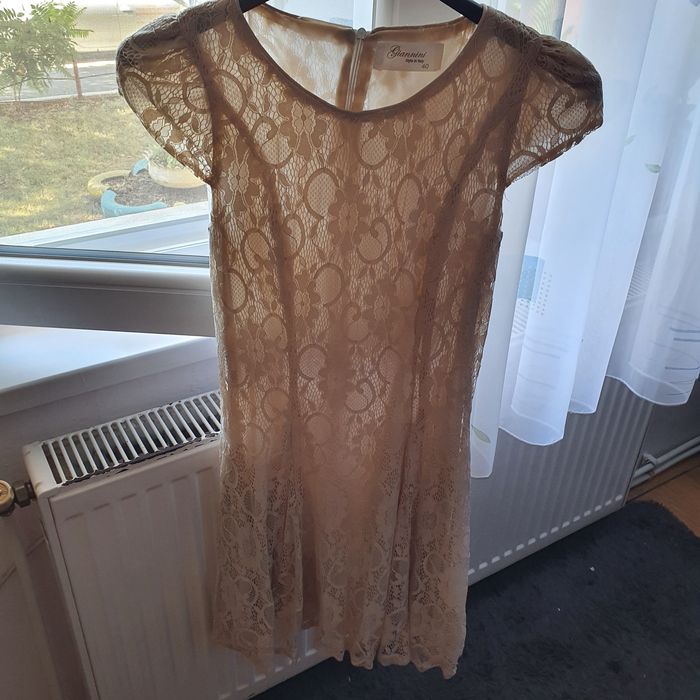 Vand rochiță scurta