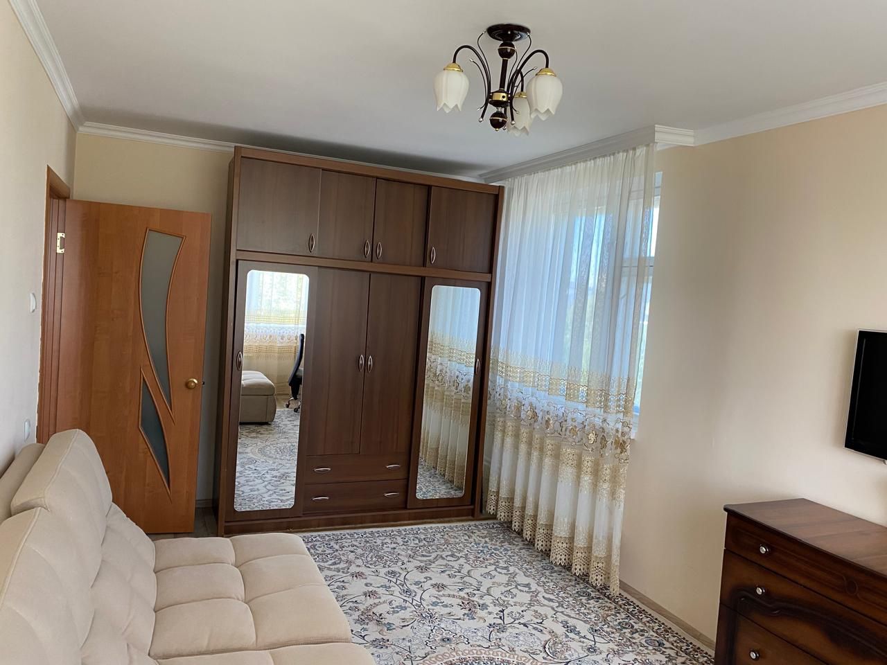 Продам 3 х комн квар. 1 мкр, 85 дом, 5 этаж.